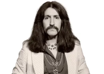 Dünyaca Ünlü Türk Sanatçılar