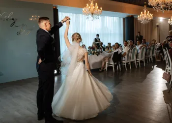 Bir Hayalin Ritme Dönüşen Başarı Hikayesi: Düğün Dansı’nın Doğuşu