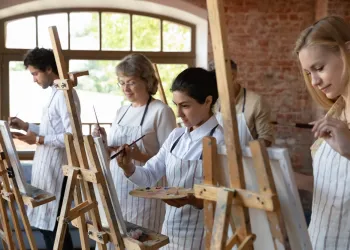 Renklerle Başlayan Bir Başarı Hikayesi: Resim Akademi