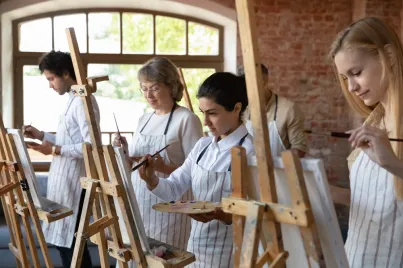 Renklerle Başlayan Bir Başarı Hikayesi: Resim Akademi
